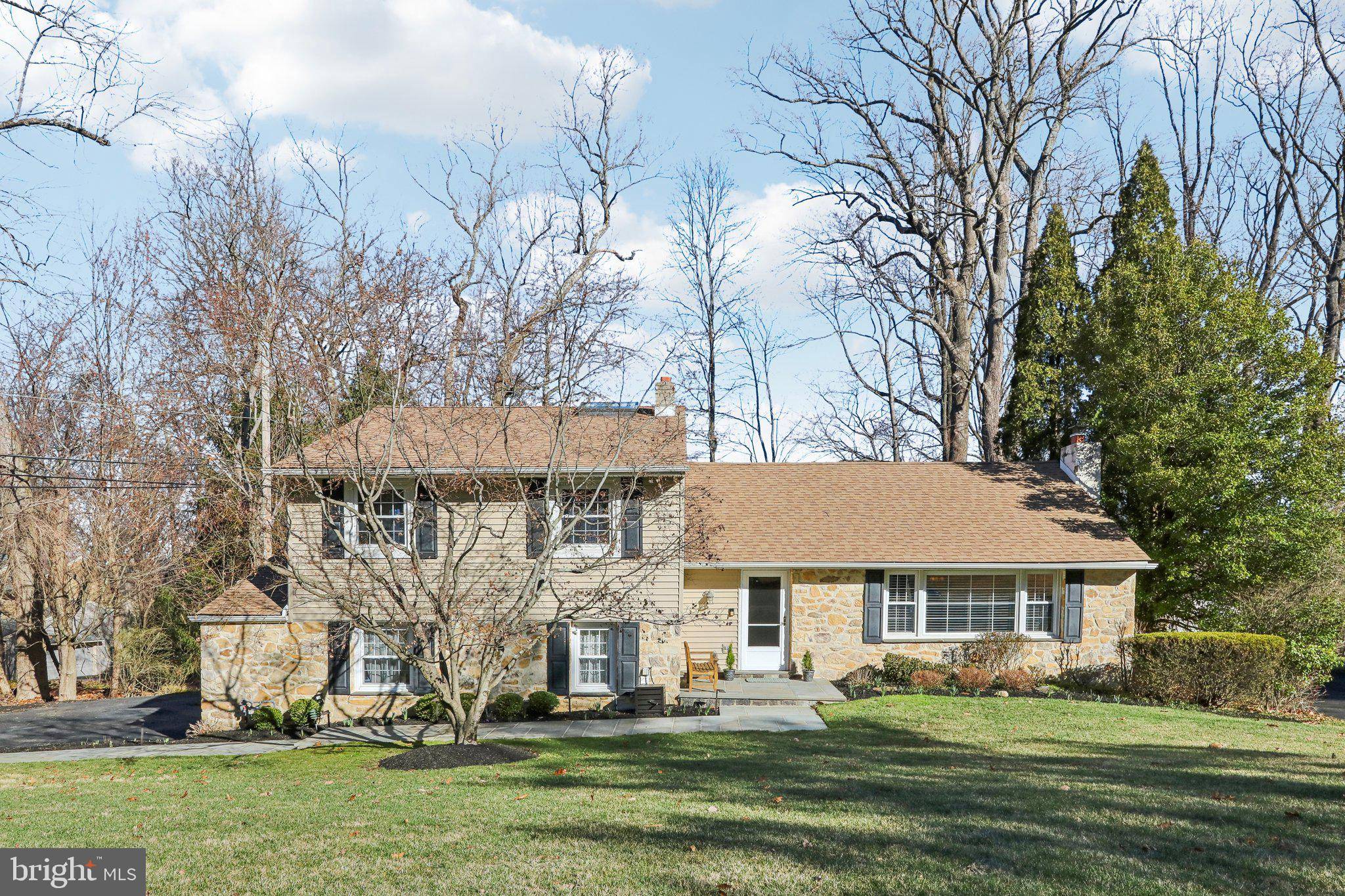 Paoli, PA 19301,352 FRIENDSHIP DR