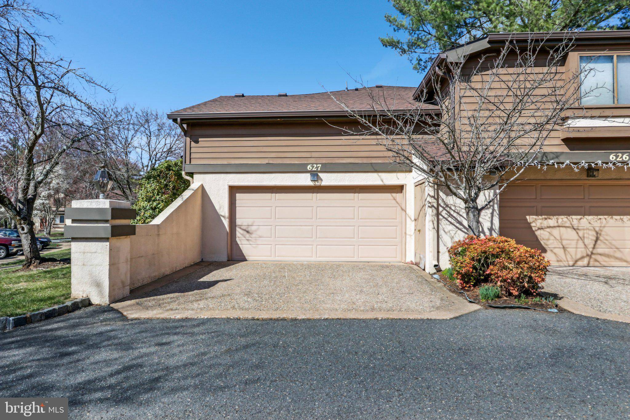 Princeton, NJ 08540,627 SAYRE DR
