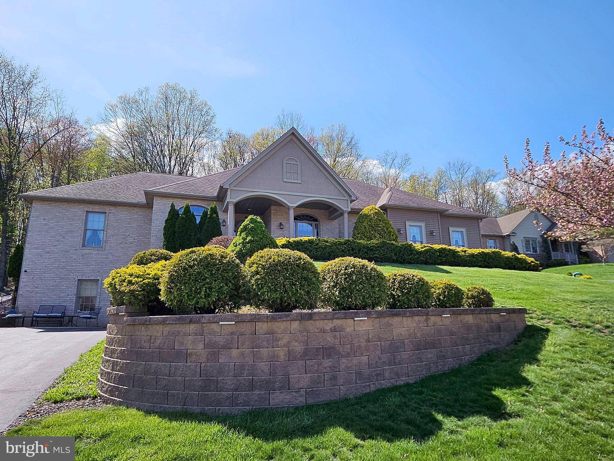 Duncansville, PA 16635,169 HOLLOW RUN TRL