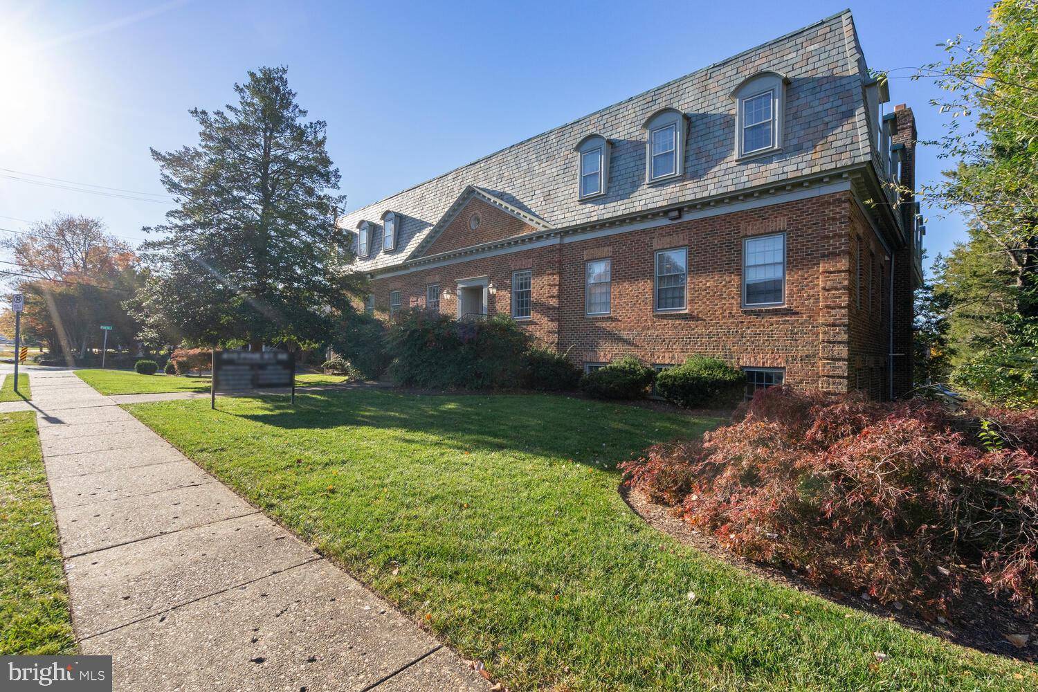 Vienna, VA 22180,410 PINE ST SE #150