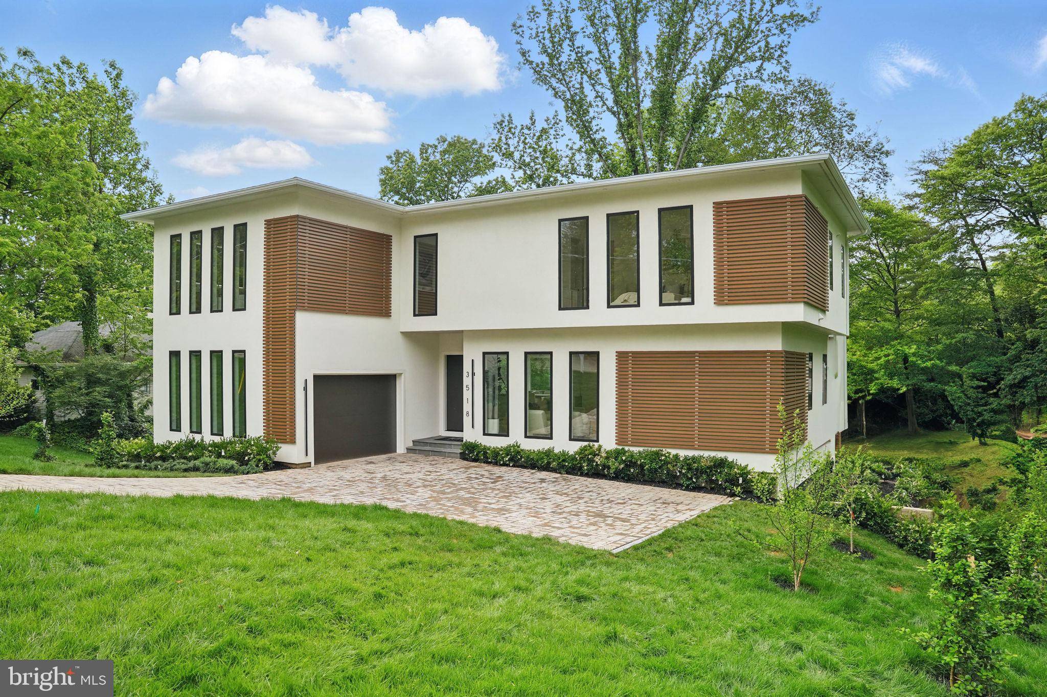 Falls Church, VA 22041,3518 PINETREE TER