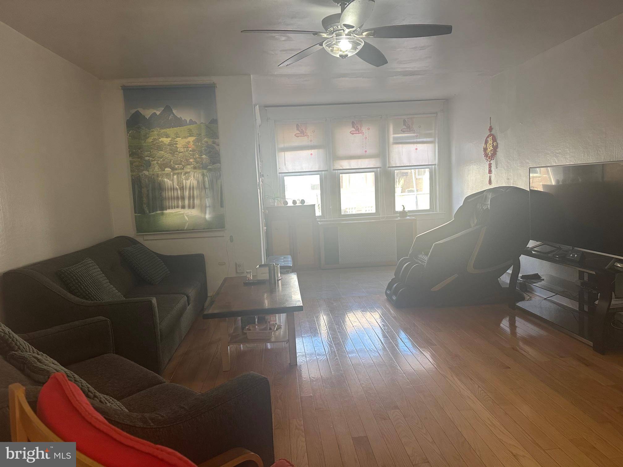 Philadelphia, PA 19120,5933 N LAWRENCE ST