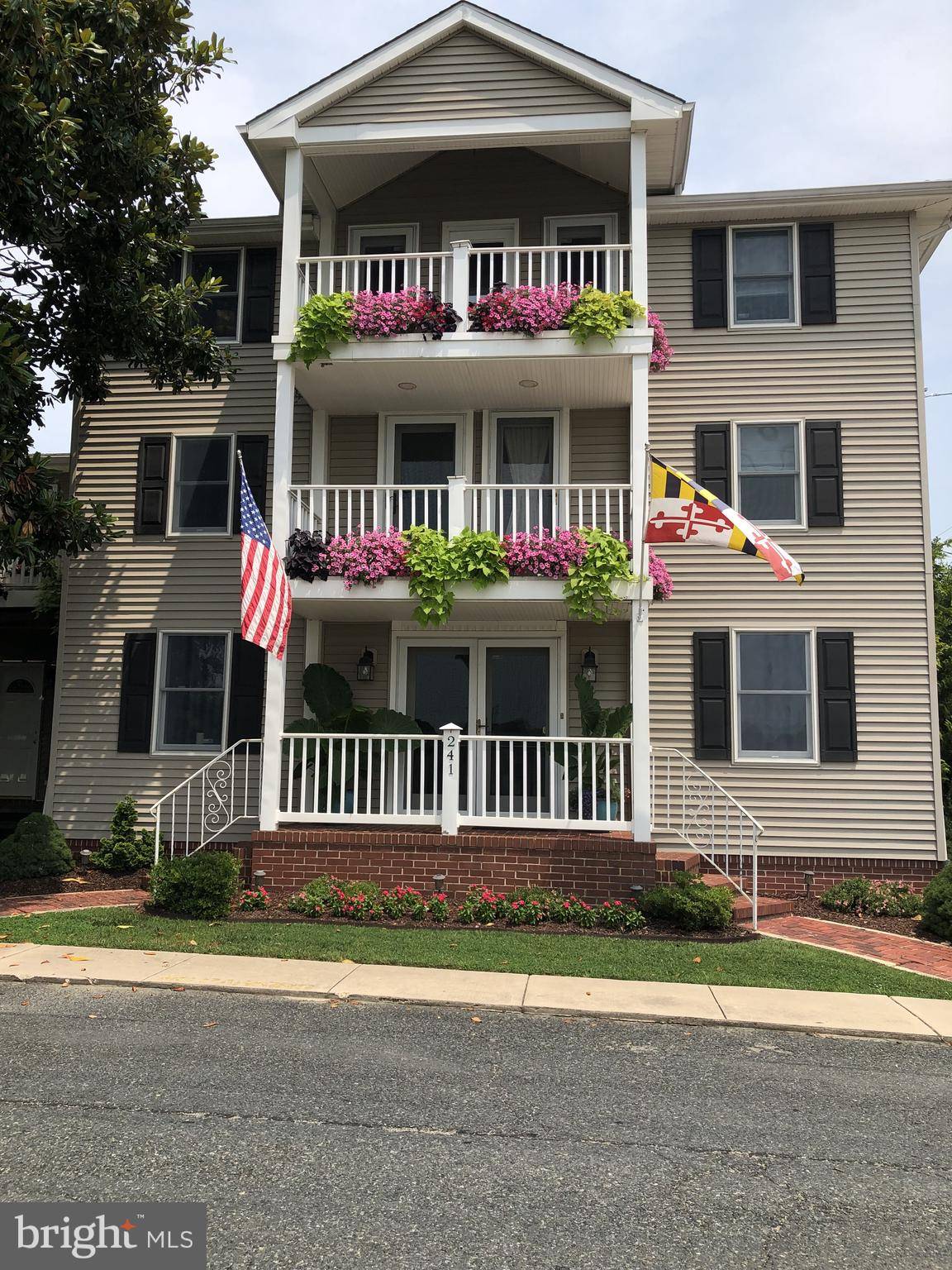 Chesapeake City, MD 21915,241 BANK ST