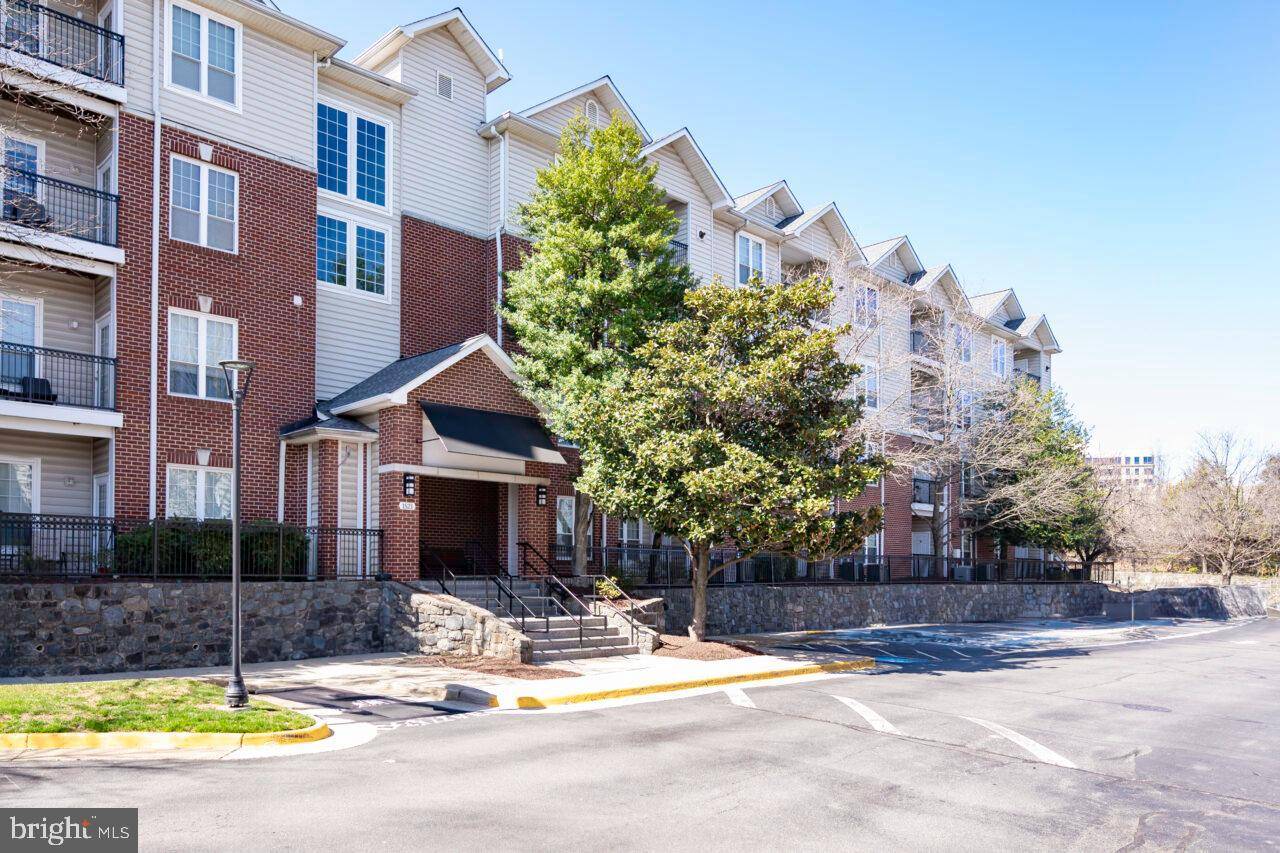 Mclean, VA 22102,1521 SPRING GATE DR #10206