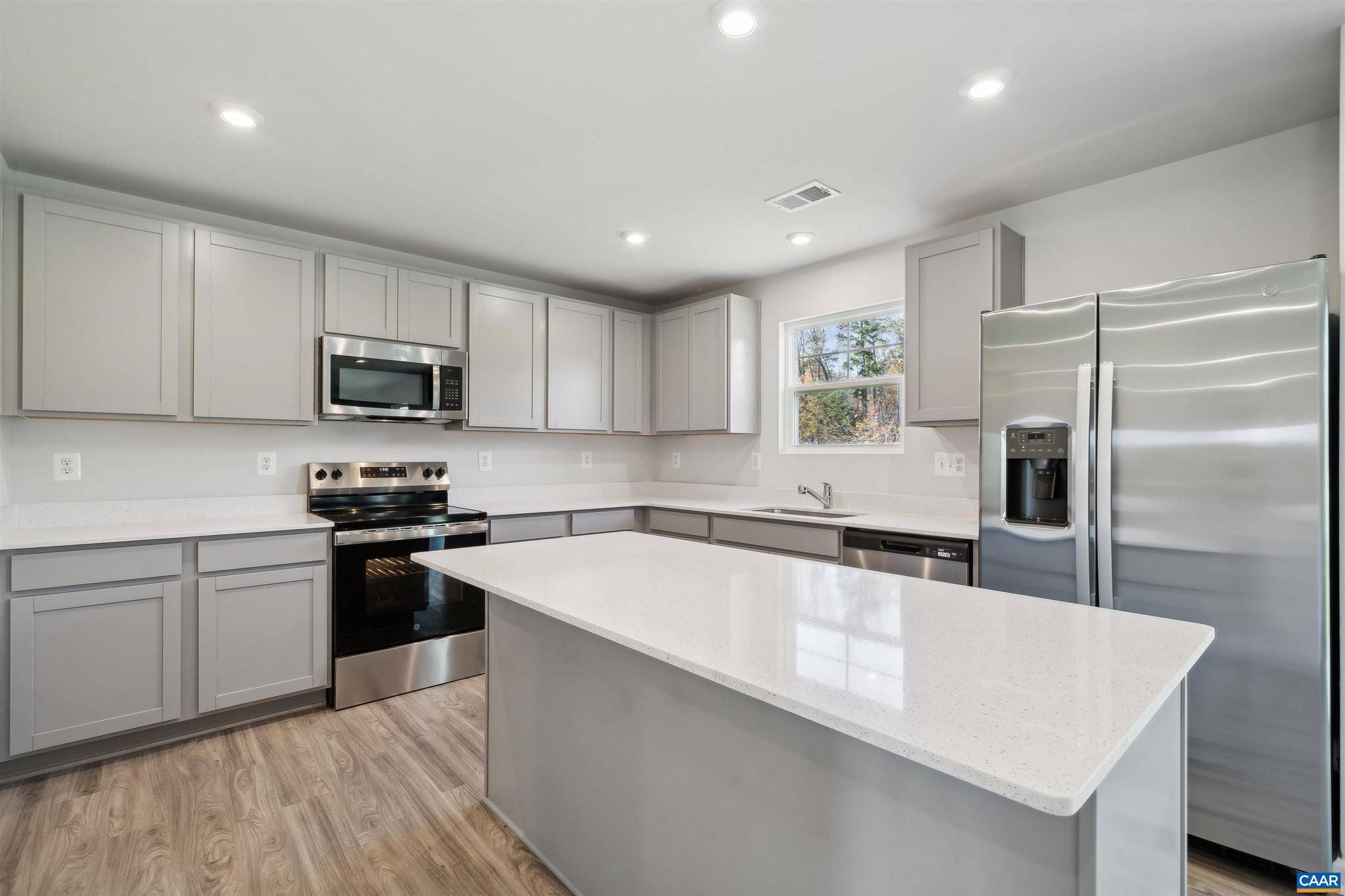 Charlottesville, VA 22902,121 SAXON ST