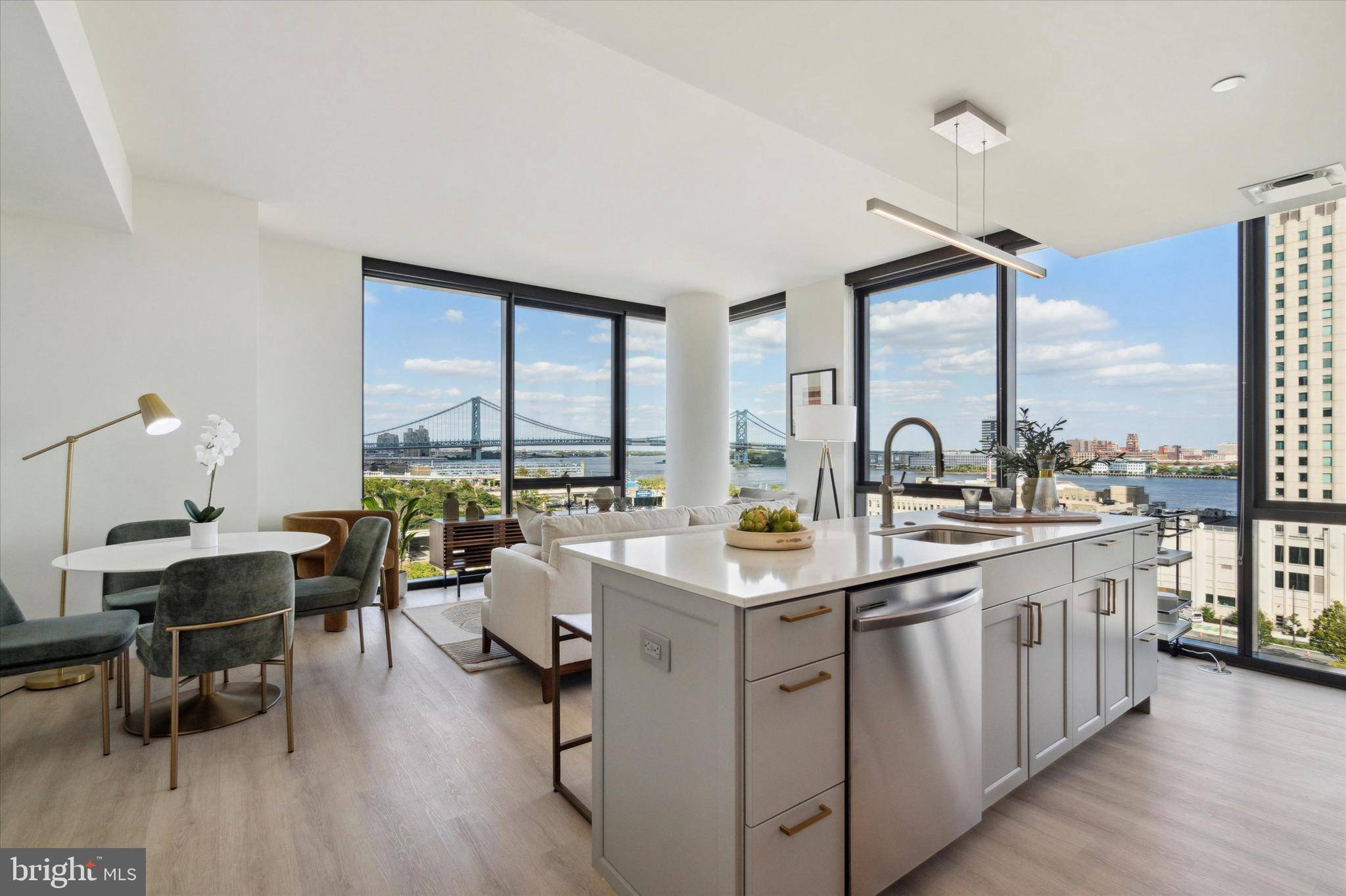 Philadelphia, PA 19106,1-5 DOCK STREET #1102