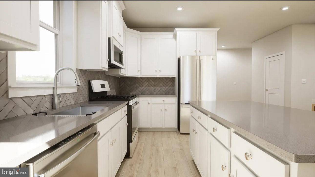 Ashburn, VA 20148,43312 FARRINGDON SQ #215