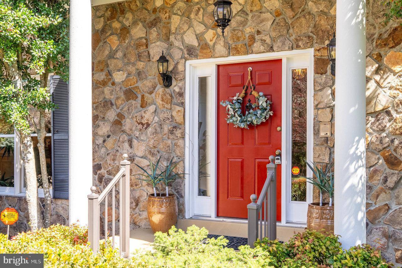 Edinburg, VA 22824,22 MANOR DR
