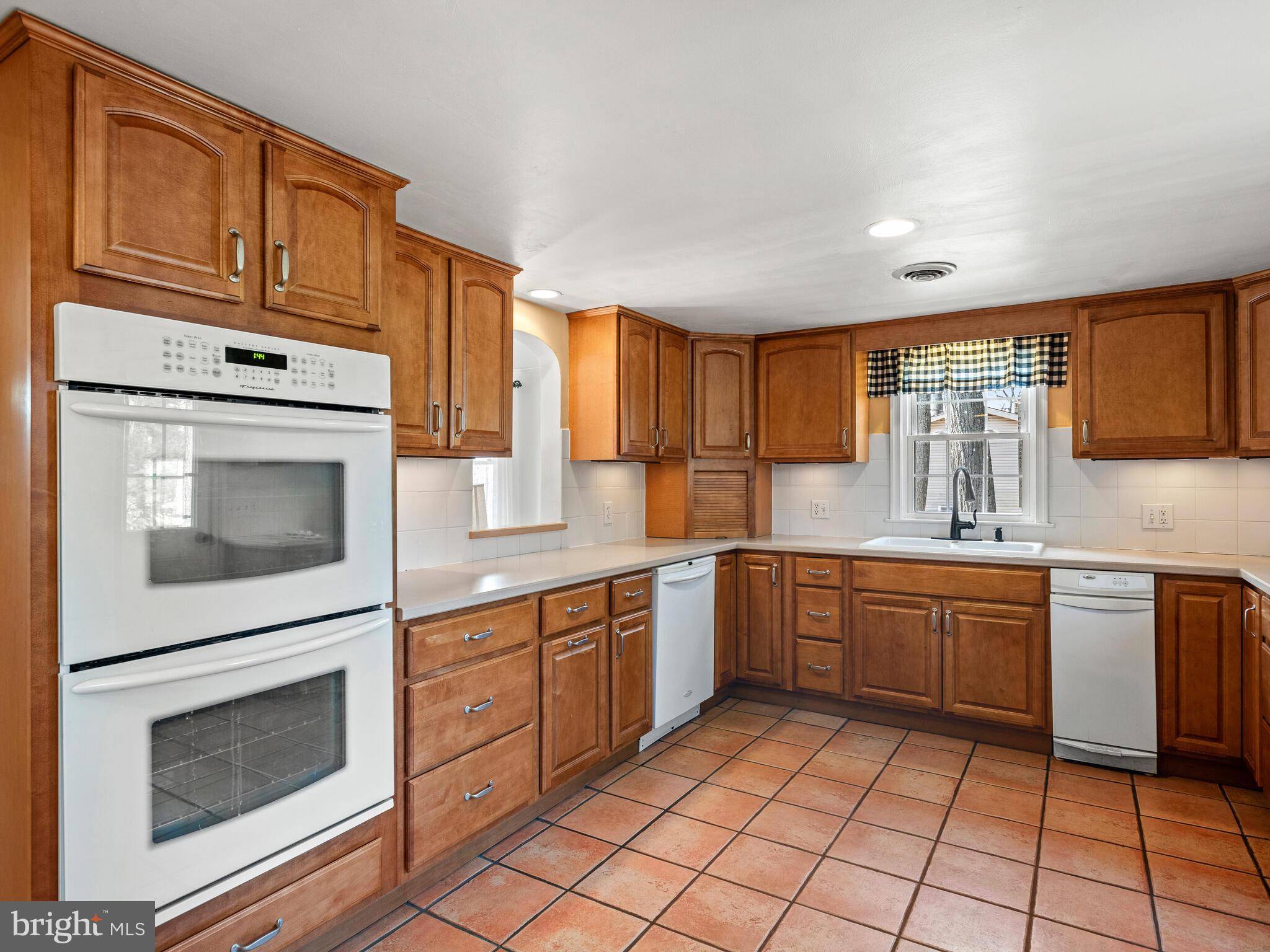 Elverson, PA 19520,26 W CONESTOGA RD