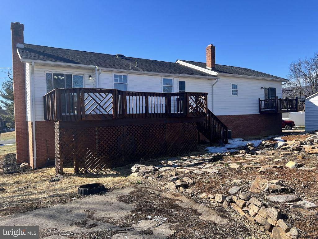 Luray, VA 22835,153 STUART CT