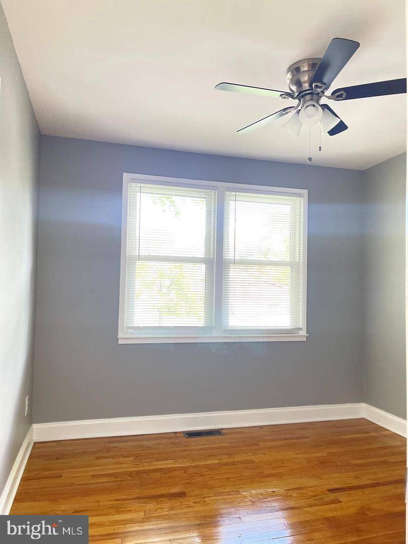 Temple Hills, MD 20748,5103 ACORN DR