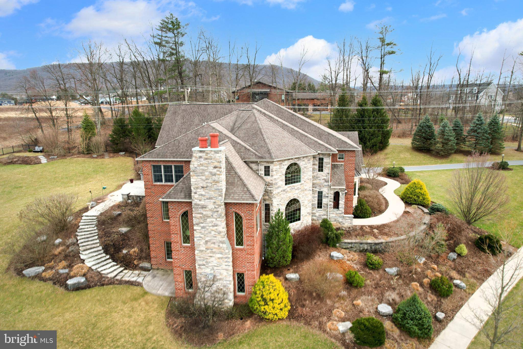 State College, PA 16801,235 MEADOWSWEET DR