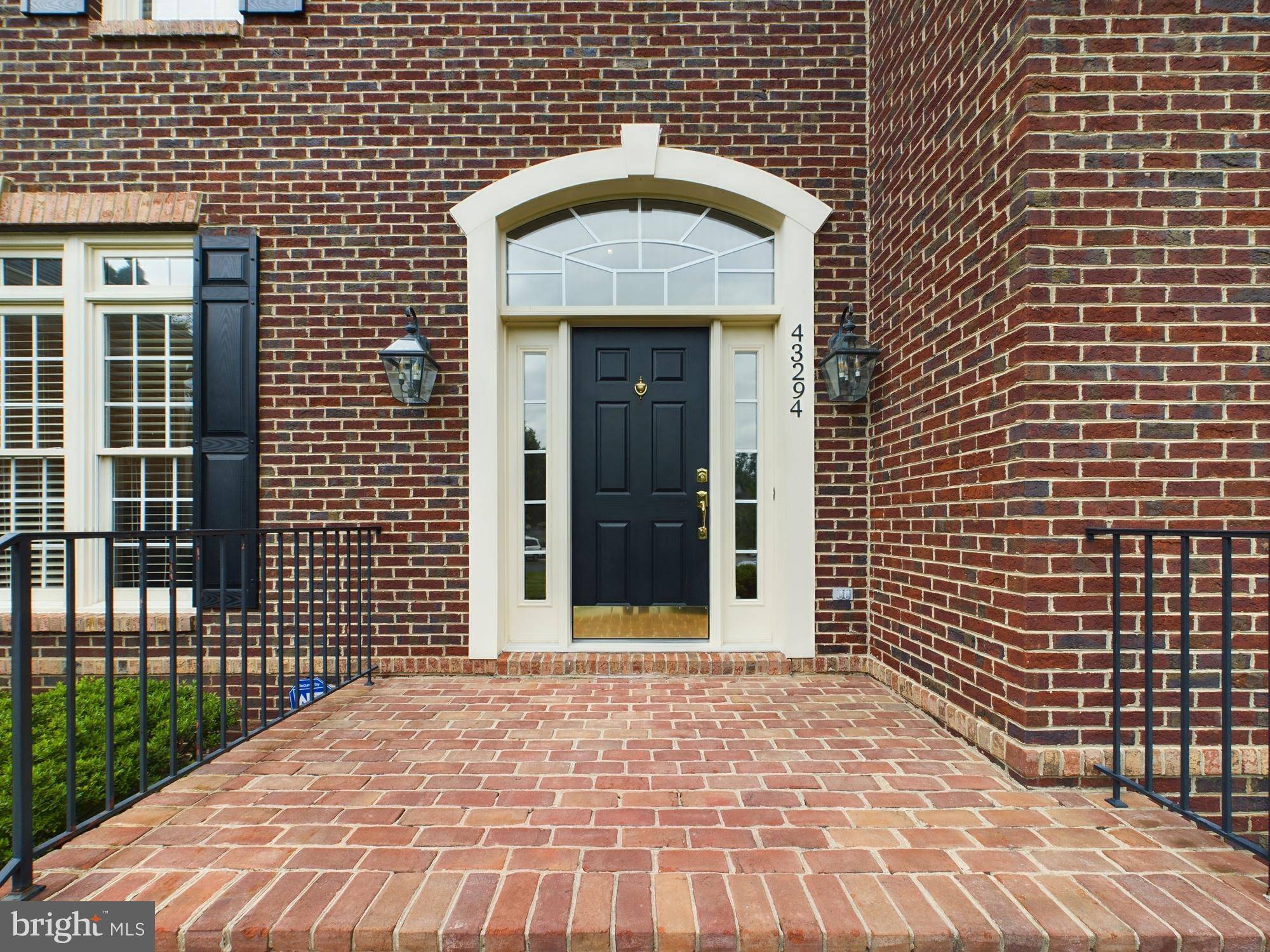 Leesburg, VA 20176,43294 CREEKBANK CT
