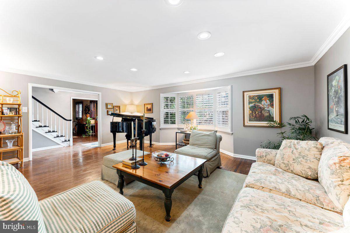 Elkins Park, PA 19027,706 SURAL LN
