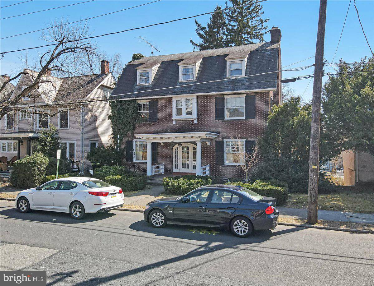 Stroudsburg, PA 18360,607 THOMAS ST