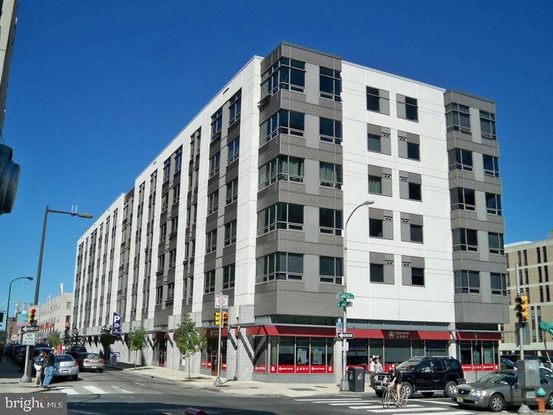 Philadelphia, PA 19107,111 N 9TH ST #219