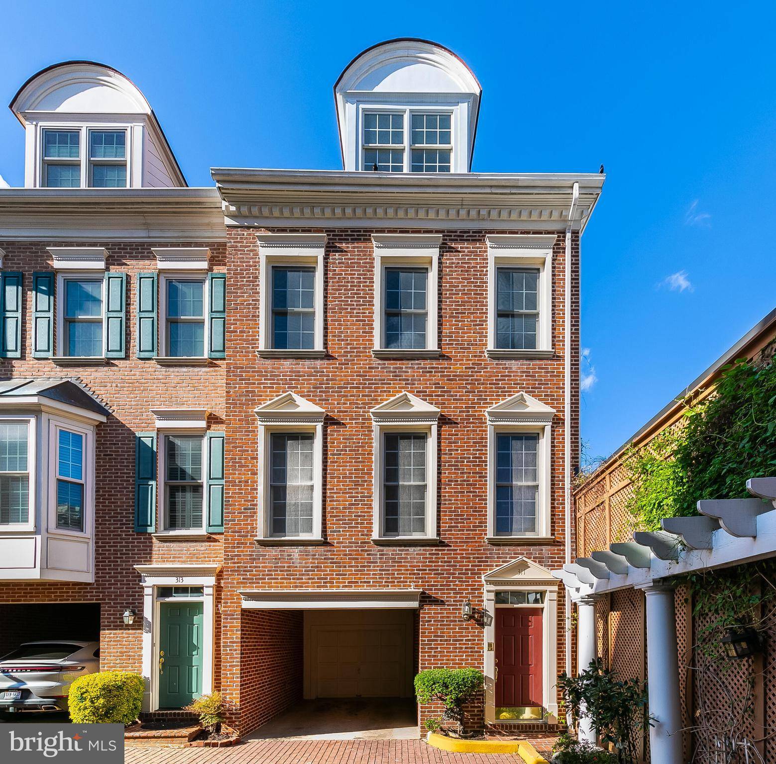 Alexandria, VA 22314,311 HEARTHSTONE MEWS