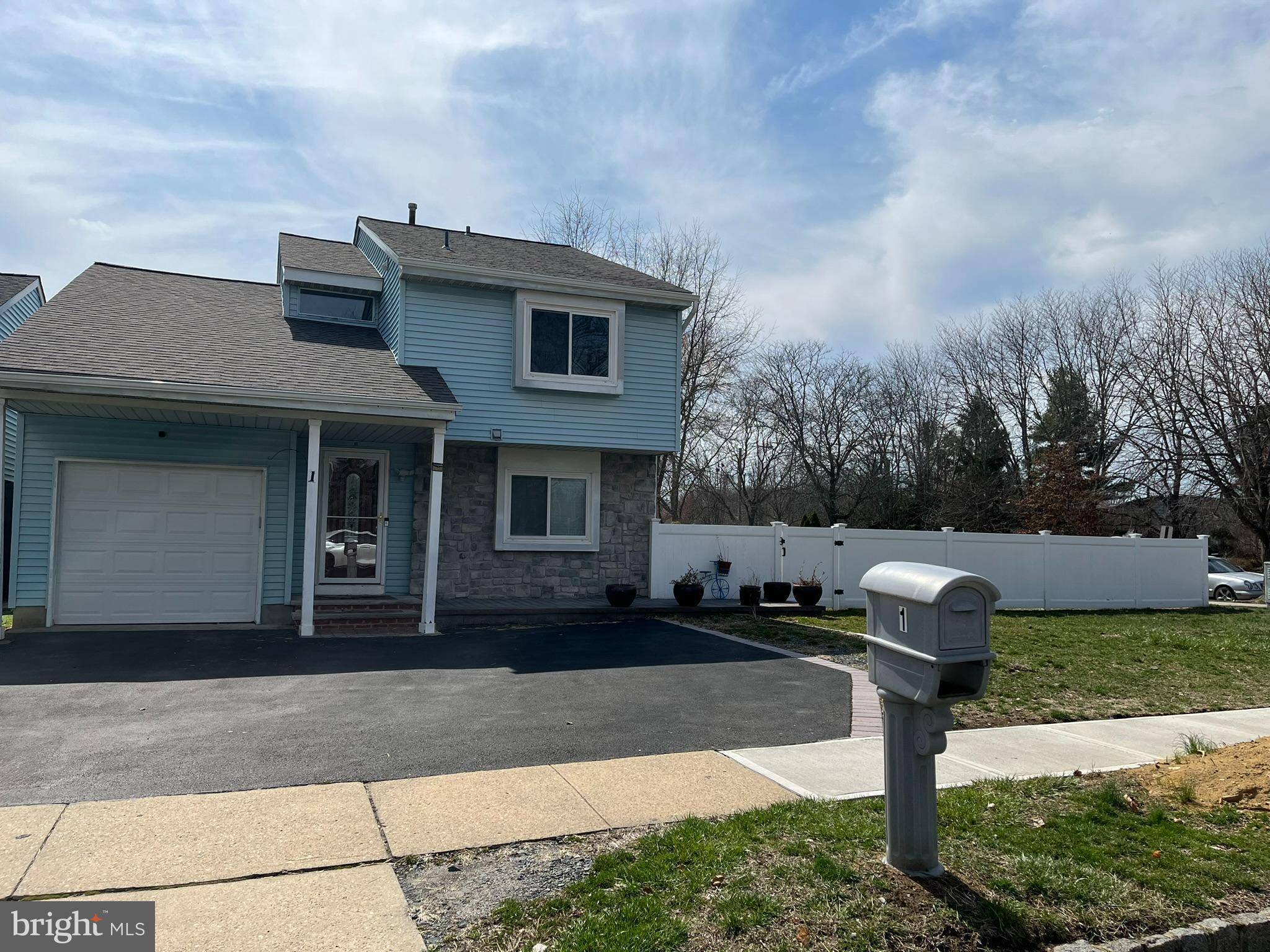 Hightstown, NJ 08520,1 WINCHESTER DR