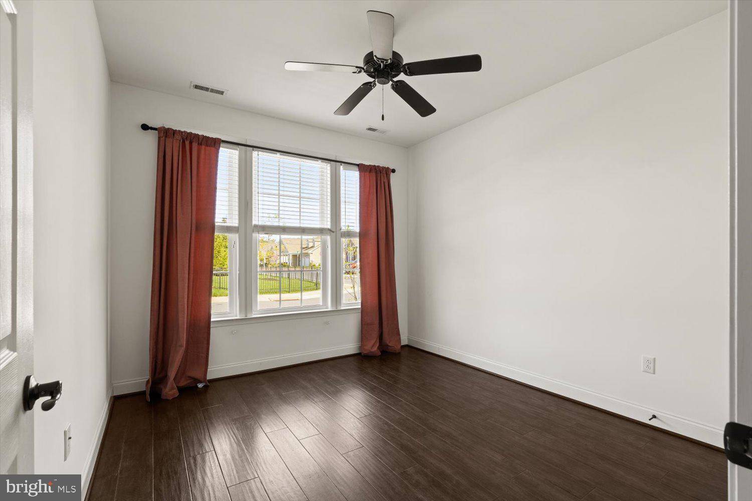 Lititz, PA 17543,1060 CONSTITUTION DR