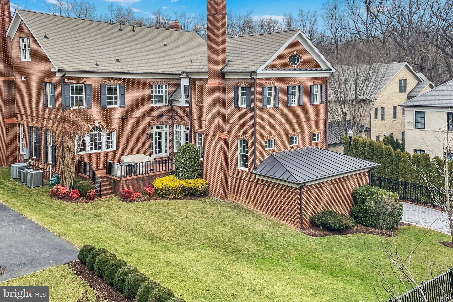 Washington, DC 20007,1935 FOXVIEW CIR NW