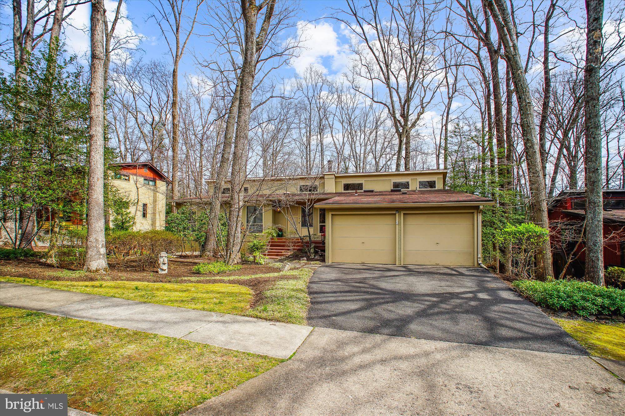 Reston, VA 20191,2105 LIRIO CT