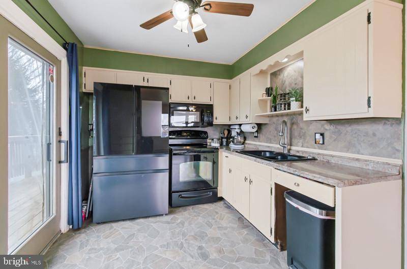 Lititz, PA 17543,517 GOLDEN ST