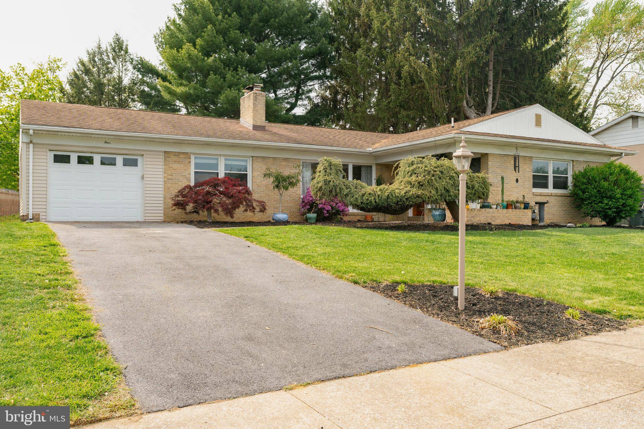 Camp Hill, PA 17011,4 GRINNEL DR