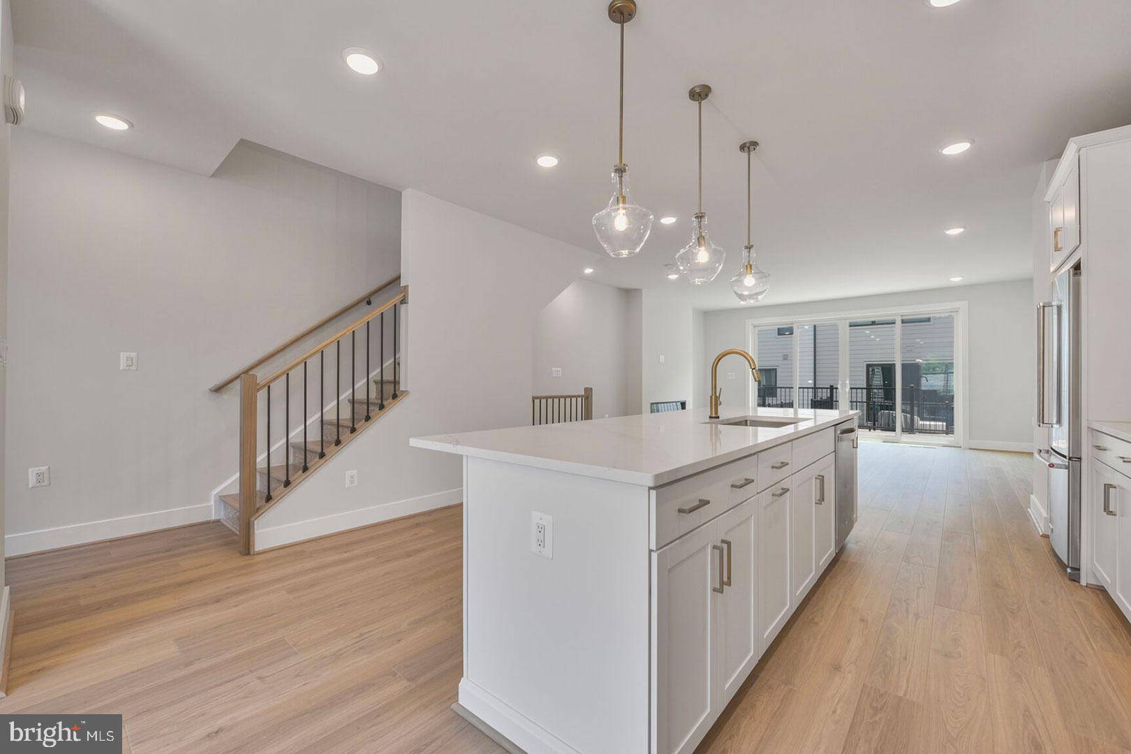 Reston, VA 20190,1609 FELLOWSHIP SQ