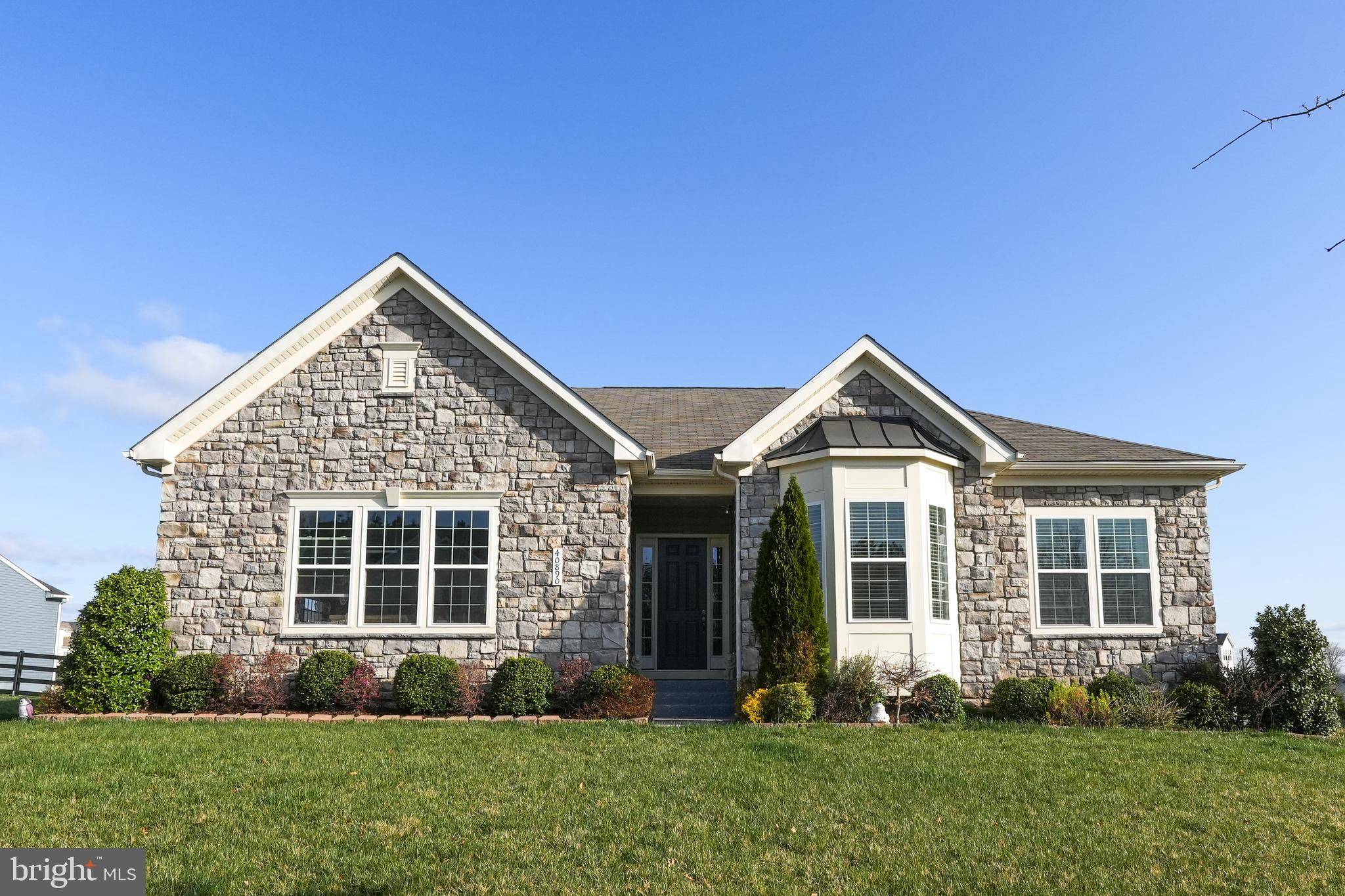 Aldie, VA 20105,40890 HAYRAKE PL