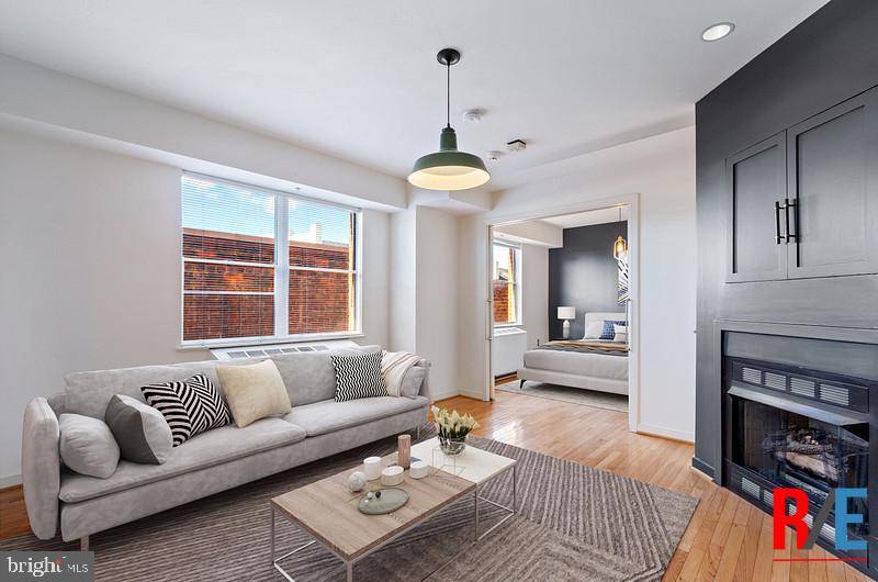 Alexandria, VA 22314,815 KING ST #5E