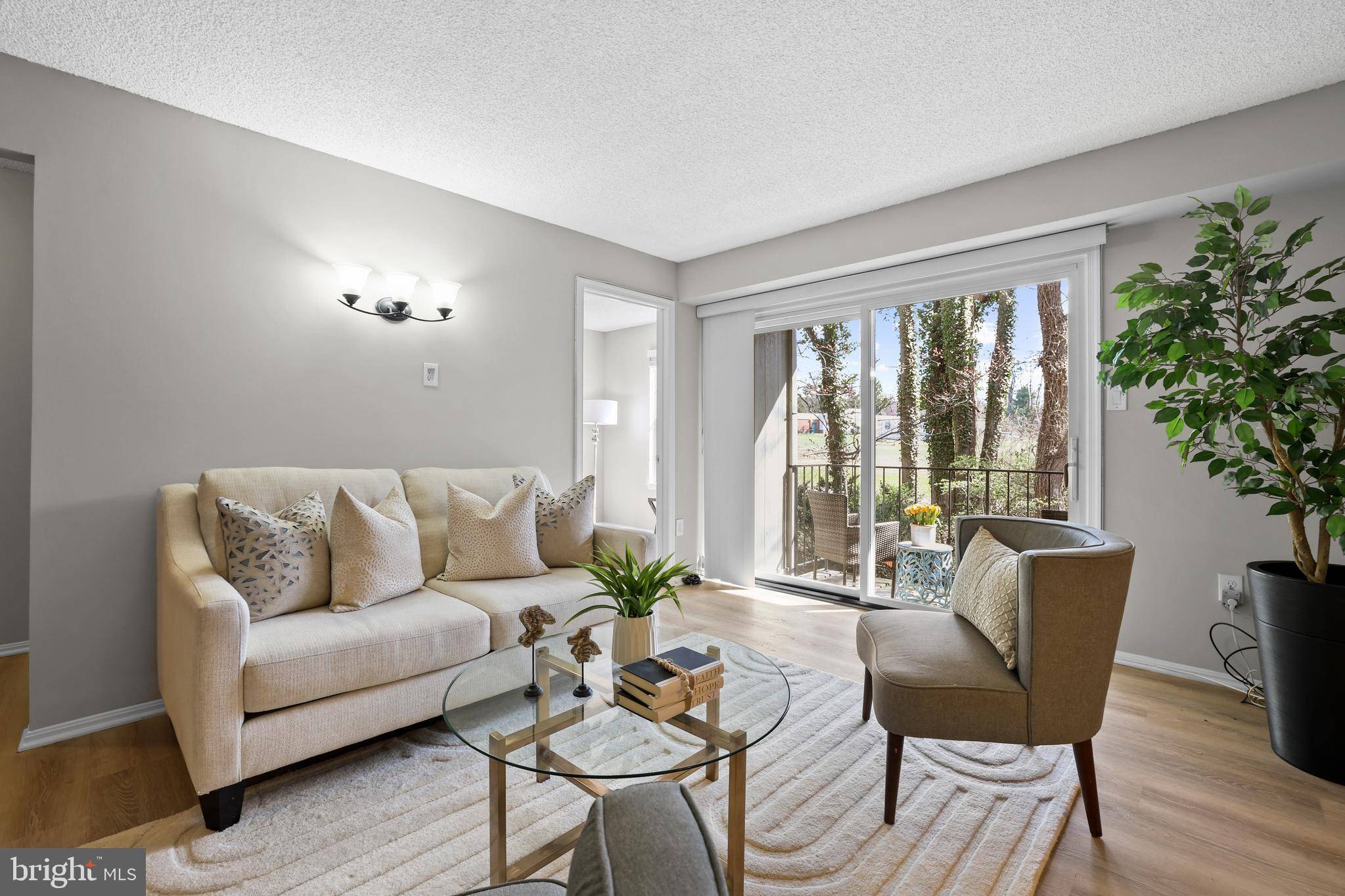 Falls Church, VA 22042,7721 INVERSHAM DR #131