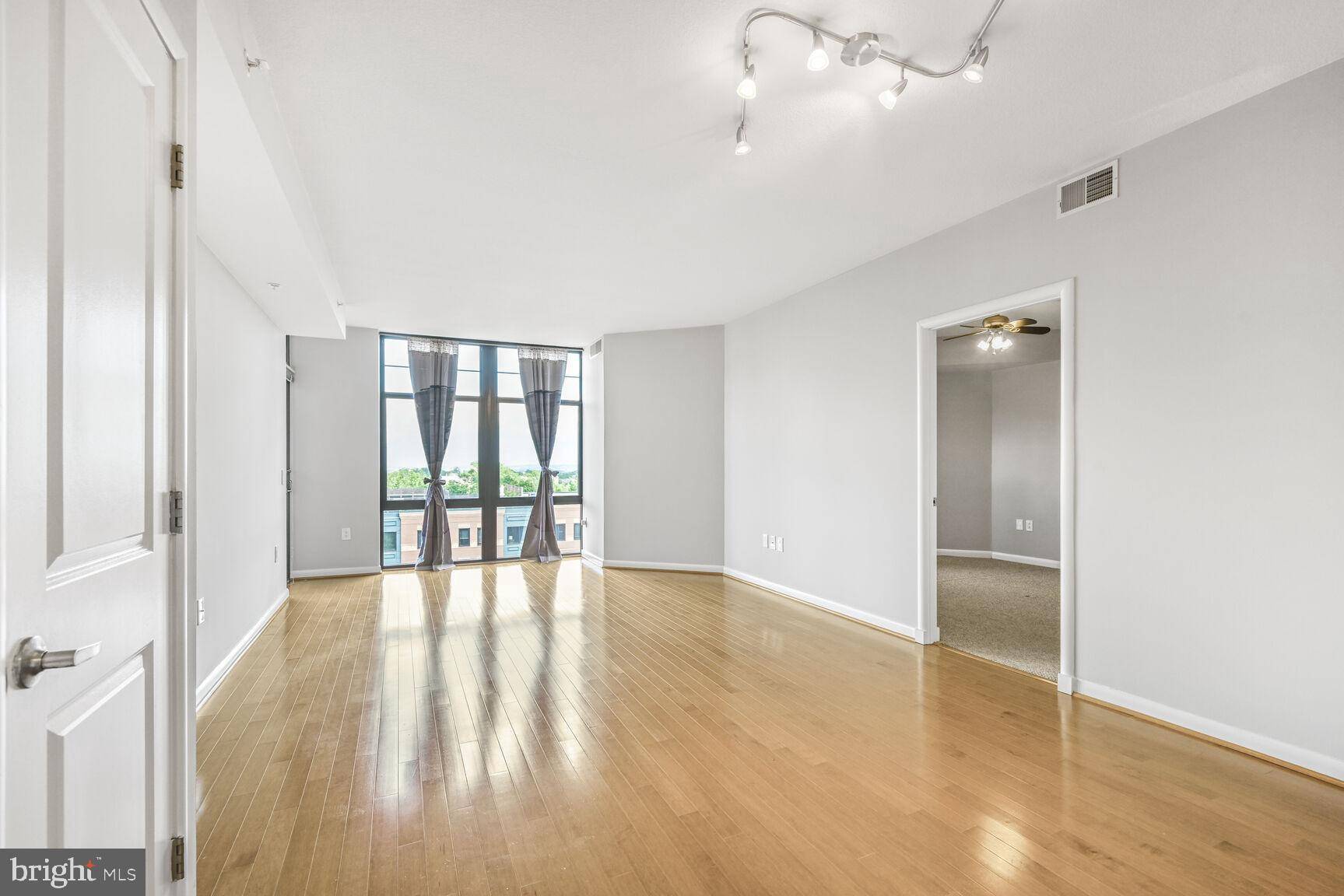 Arlington, VA 22201,1021 N GARFIELD ST #831