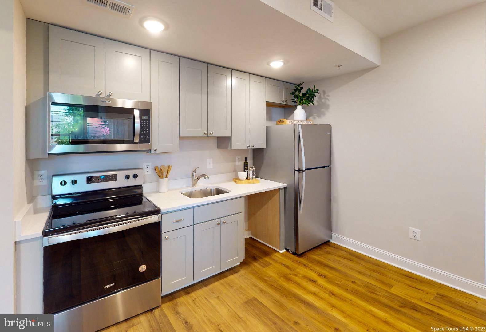 Washington, DC 20011,220 HAMILTON ST NW #102