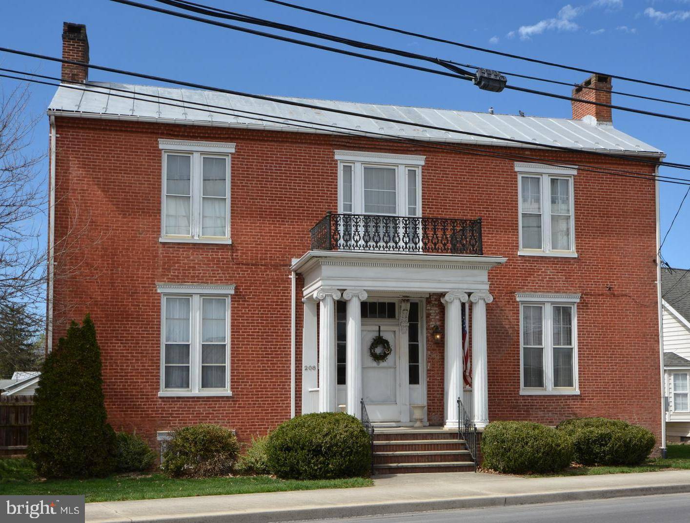 Moorefield, WV 26836,208 N MAIN ST