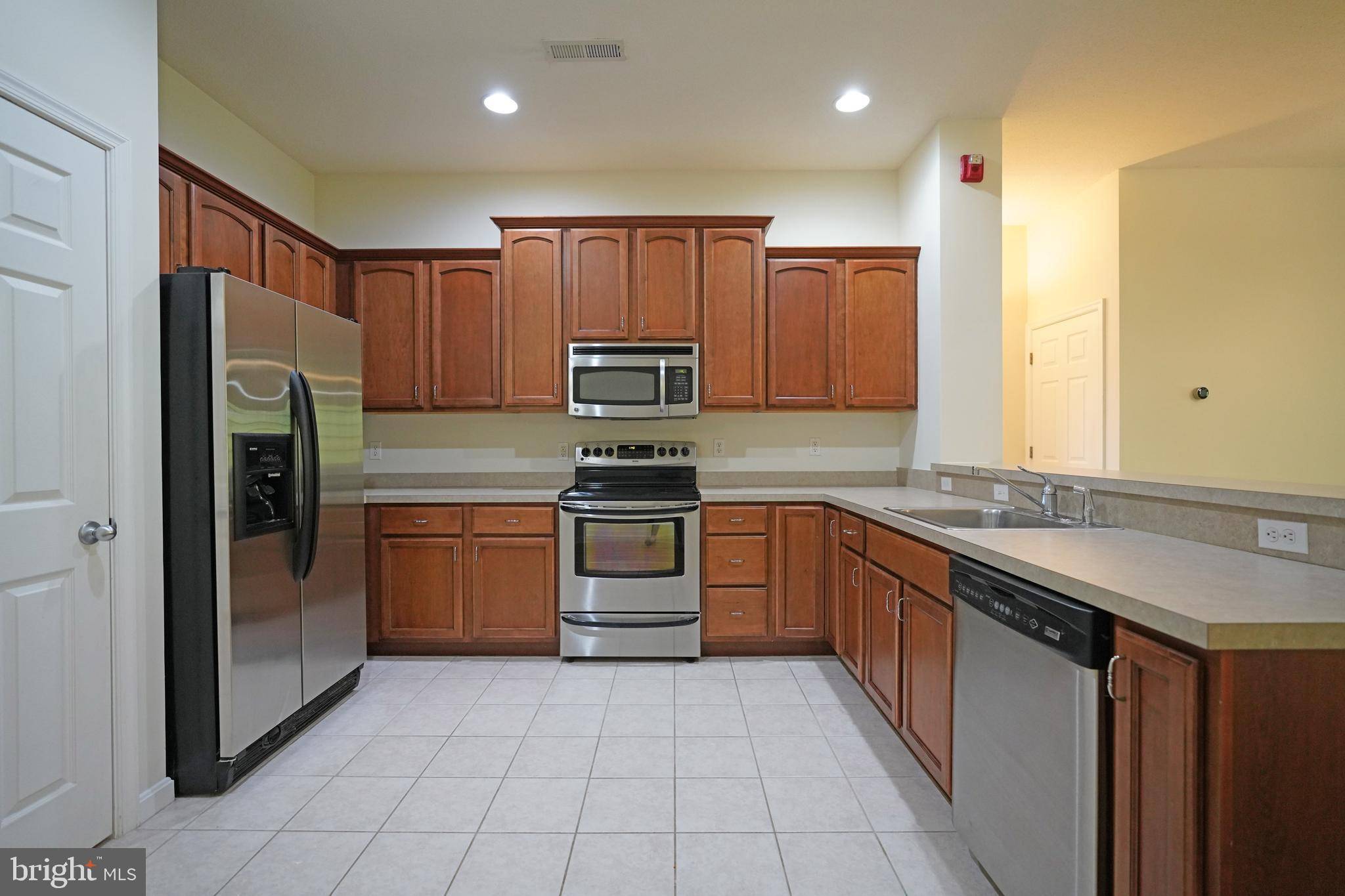 Lewes, DE 19958,17400 N VILLAGE MAIN BLVD #14