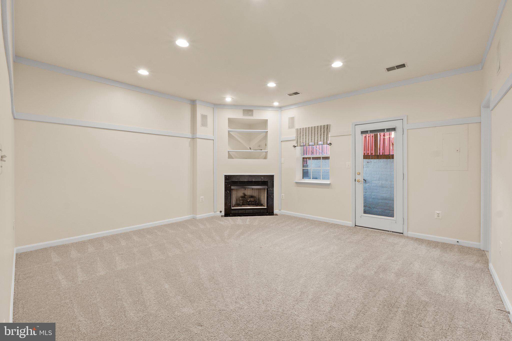 Herndon, VA 20171,13604 RED SQUIRREL WAY