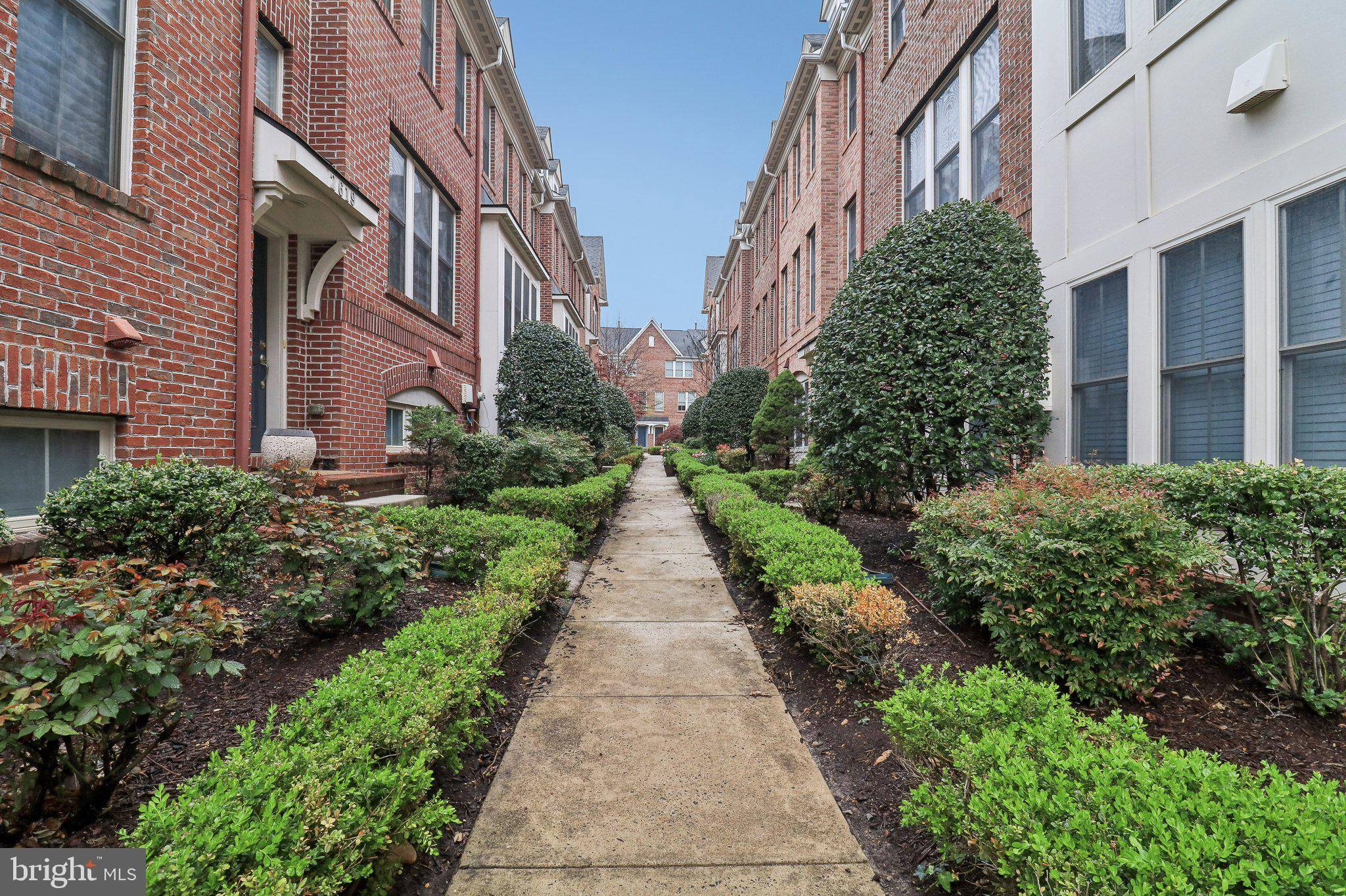 Arlington, VA 22206,2613 S KENMORE CT S