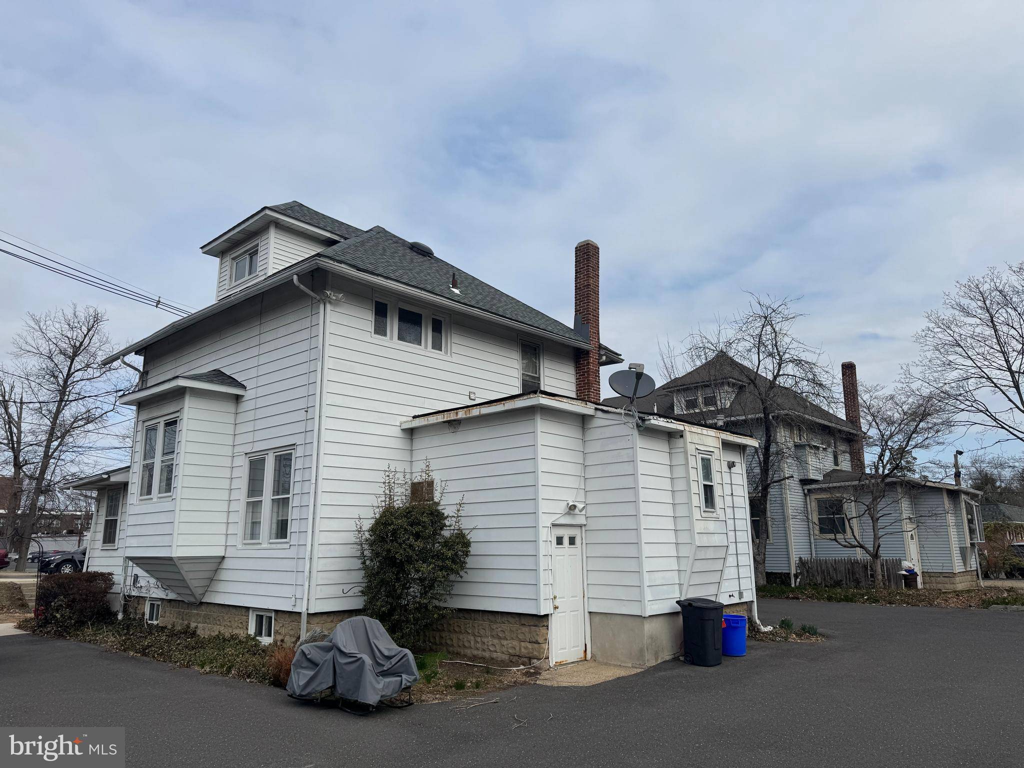 Haddonfield, NJ 08033,8 E MOUNT VERNON AVE