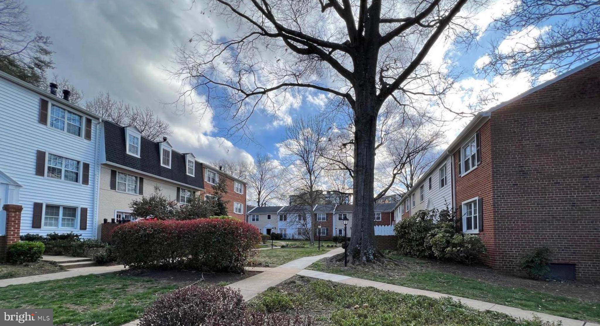 Arlington, VA 22206,2663 S WALTER REED DR #A
