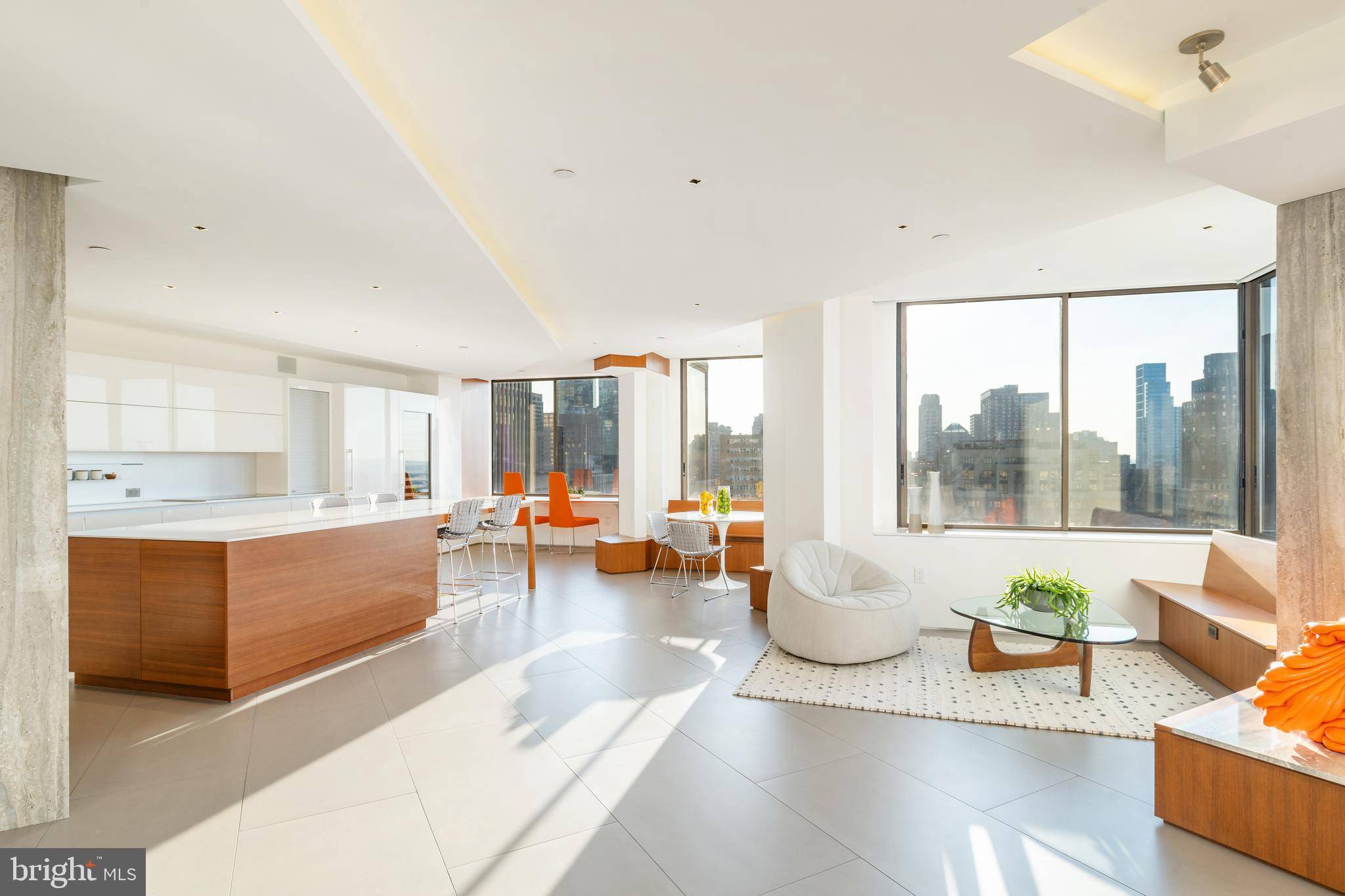Philadelphia, PA 19103,202-10 W RITTENHOUSE SQ #2106