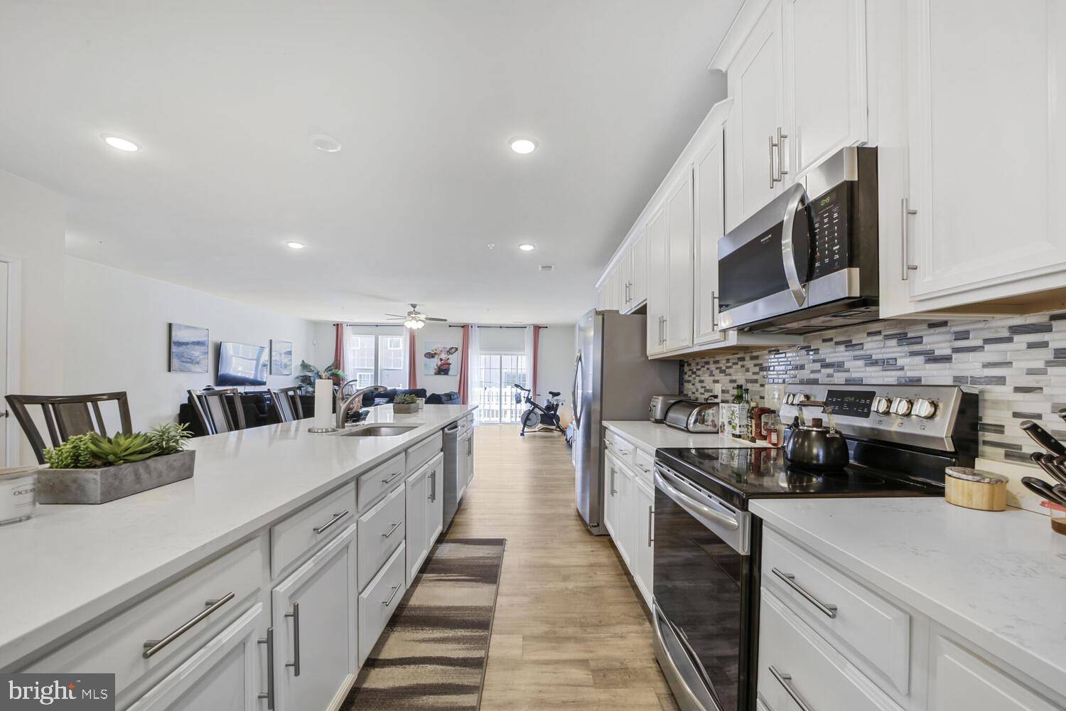 Hyattsville, MD 20785,2724 DUVALL RIDGE RD #423