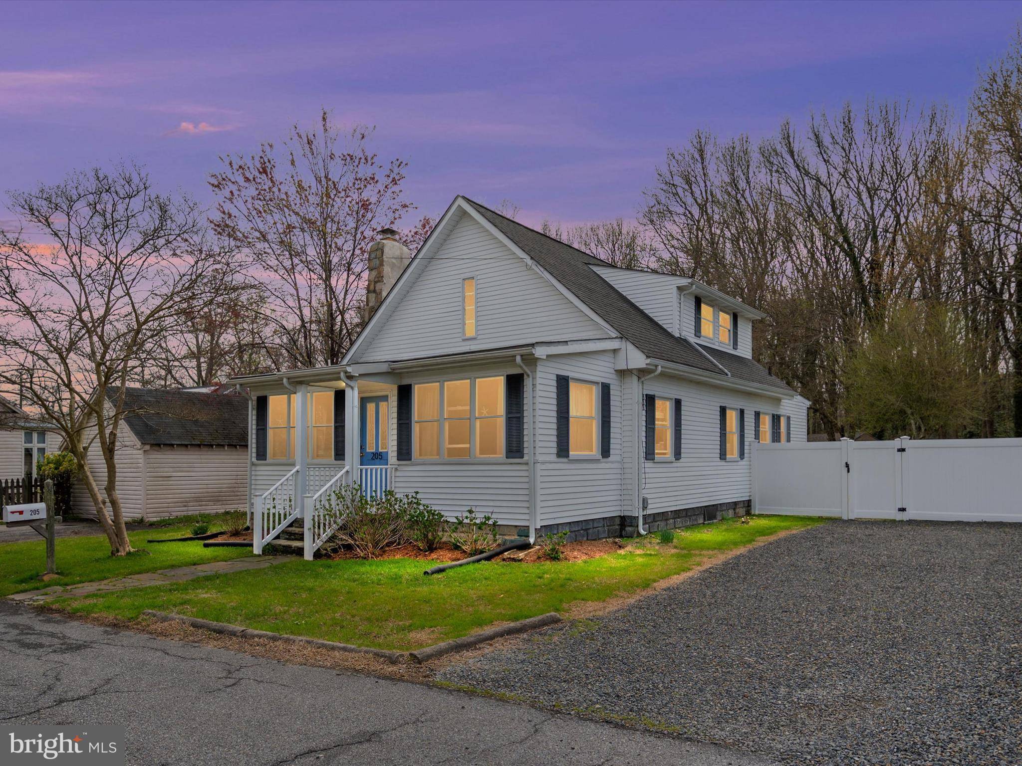 Edgewater, MD 21037,205 ARUNAH AVE