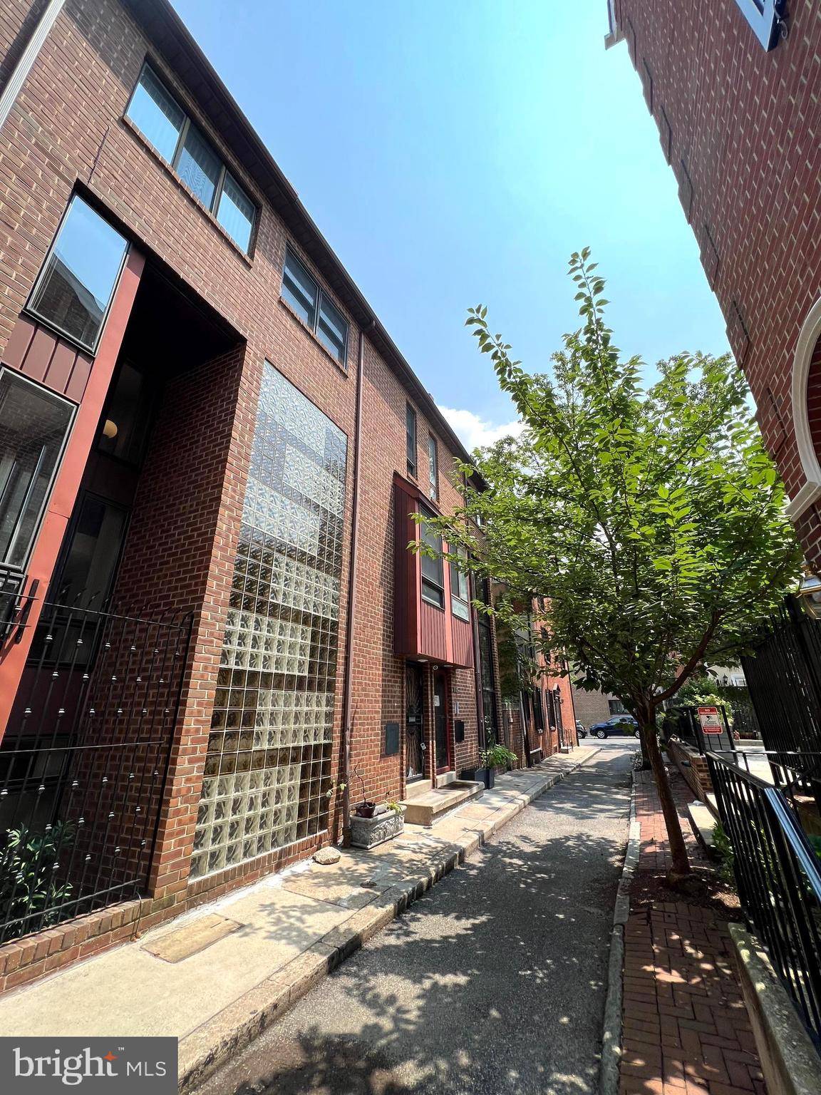 Philadelphia, PA 19107,903 LATIMER ST