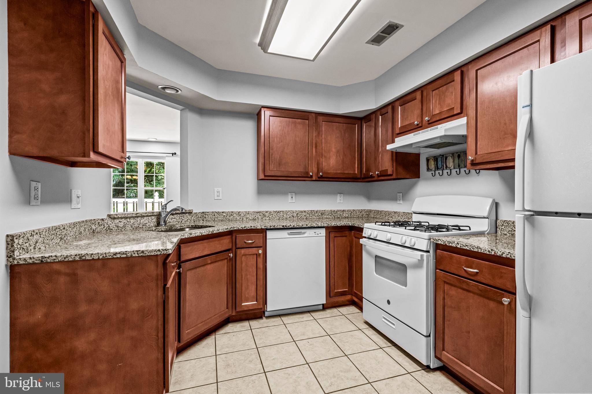 Mount Laurel, NJ 08054,706 OSWEGO CT
