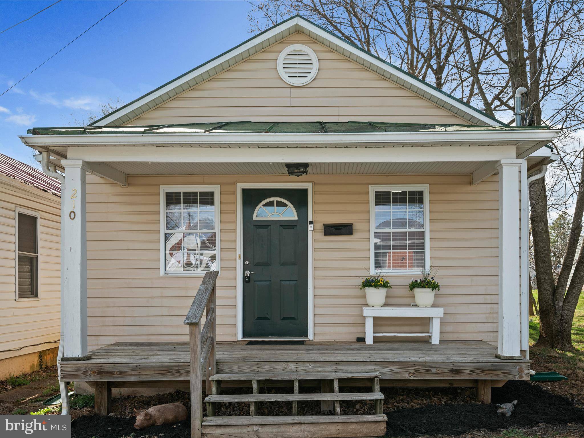 Ranson, WV 25438,210 S GEORGE ST