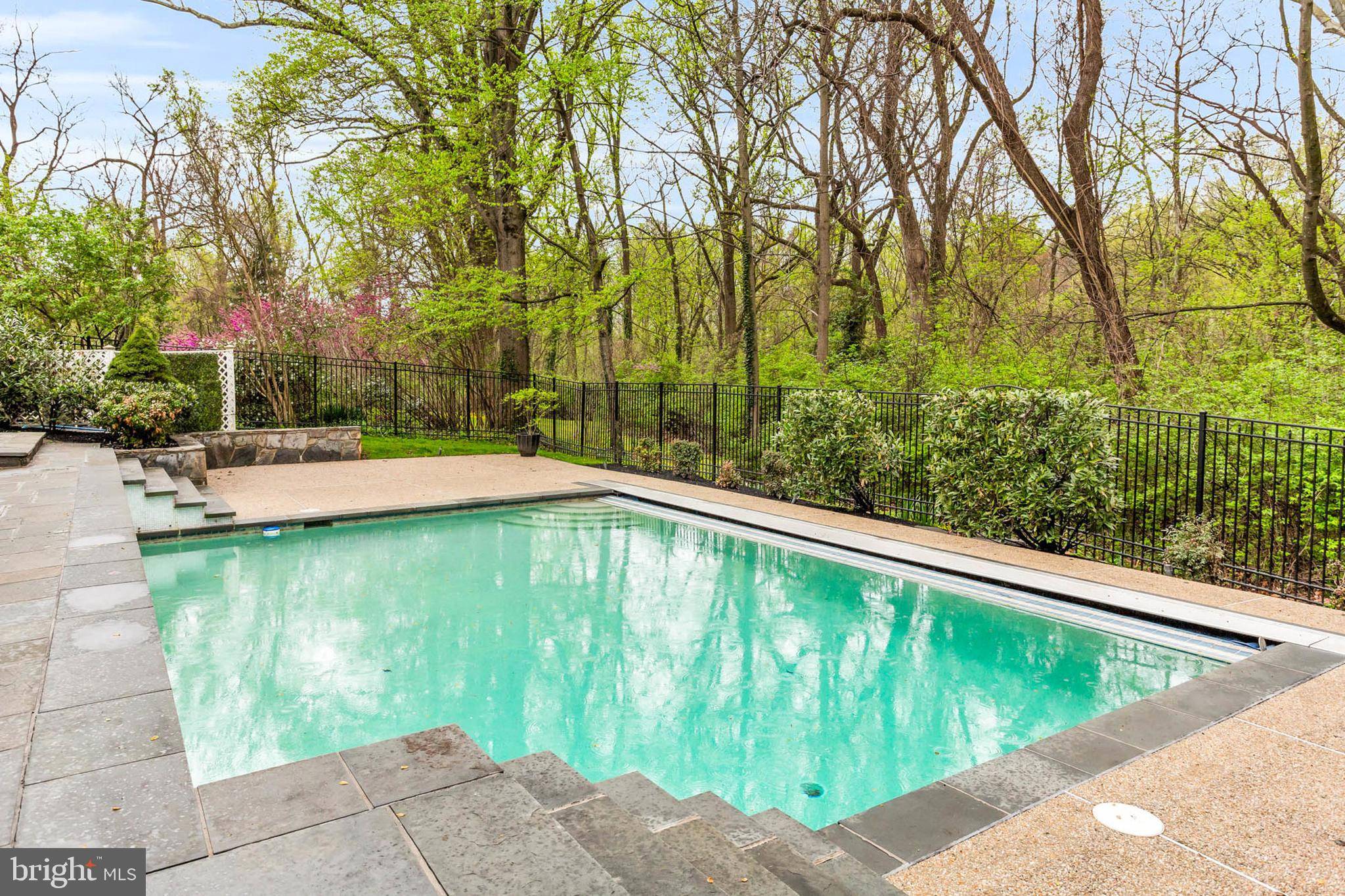 Chevy Chase, MD 20815,4902 DERUSSEY PKWY