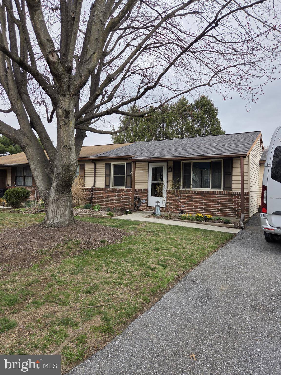 Lancaster, PA 17603,17 TURNBRIDGE DR