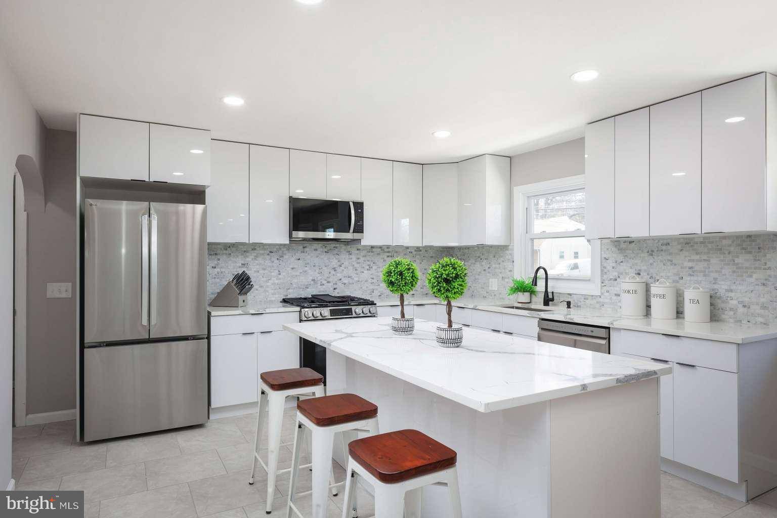 Ewing, NJ 08618,404 LATONA AVE