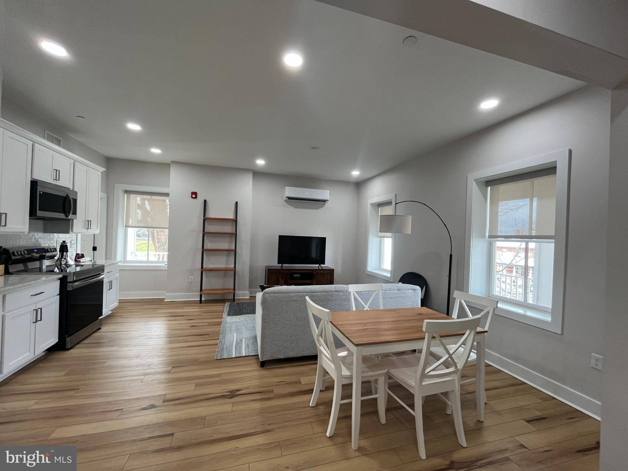 Charles Town, WV 25414,515 E WASHINGTON ST #201