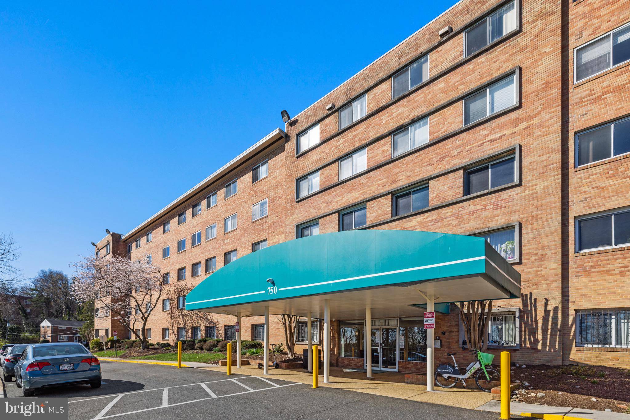 Arlington, VA 22204,750 S DICKERSON ST #103